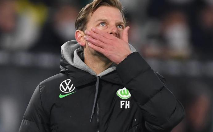 Will die Spieler des VfL Wolfsburg anspornen: Trainer Florian Kohfeldt. Foto: Swen Pförtner/dpa