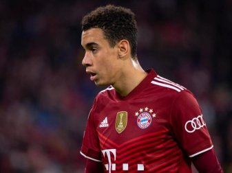 Hat sich beim Heimsieg gegen Mainz den Bruch eines Mittelhandknochens zugezogen: Jamal Musiala. Foto: Sven Hoppe/dpa Hat sich beim Heimsieg gegen Mainz den Bruch eines Mittelhandknochens zugezogen: Jamal Musiala. Foto: Sven Hoppe/dpa