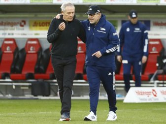 Fischer (r.) stellt Unterschiede zu Streich dar Fischer (r.) stellt Unterschiede zu Streich dar