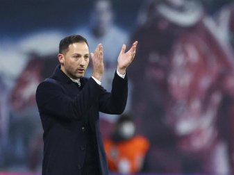 Wird nach seinem guten Einstand weiter auf dieselbe Startelf bauen: Leipzigs Trainer Domenico Tedesco. Foto: Jan Woitas/dpa-Zentralbild/dpa Wird nach seinem guten Einstand weiter auf dieselbe Startelf bauen: Leipzigs Trainer Domenico Tedesco. Foto: Jan Woitas/dpa-Zentralbild/dpa