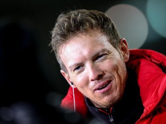 Bayerns Cheftrainer Julian Nagelsmann beim TV-Interview vor dem Spiel. Foto: Tom Weller/dpa Bayerns Cheftrainer Julian Nagelsmann beim TV-Interview vor dem Spiel. Foto: Tom Weller/dpa