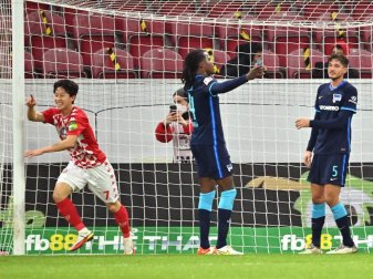 Jae-Sung Lee brachte den FSV Mainz mit seinem Tor zum 1:0 gegen Hertha BSC auf die Siegerstraße. Foto: Torsten Silz/dpa Jae-Sung Lee brachte den FSV Mainz mit seinem Tor zum 1:0 gegen Hertha BSC auf die Siegerstraße. Foto: Torsten Silz/dpa