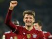 Thomas Müller mit kuriosem Geschenk an jungen Bayern-Fan