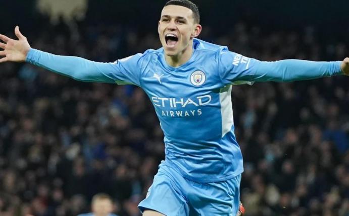 Manchester Citys Phil Foden jubelt, nachdem er den Führungstreffer für seine Mannschaft erzielt hat. Foto: Jon Super/AP/dpa