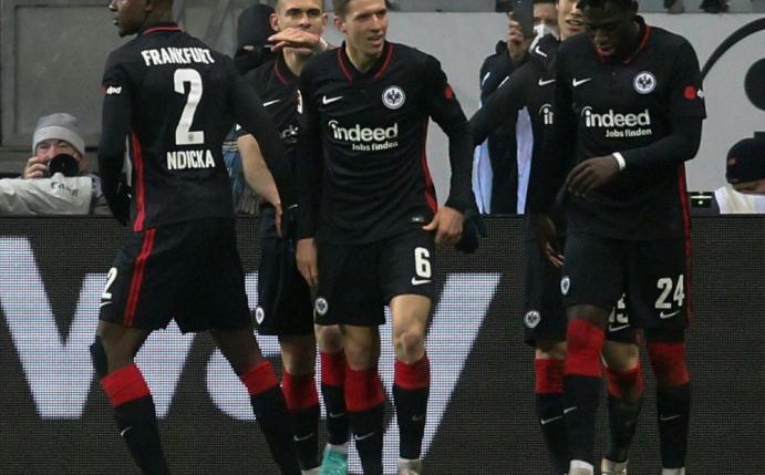 Eintracht Frankfurt schließt mit Sky eine Kooperation