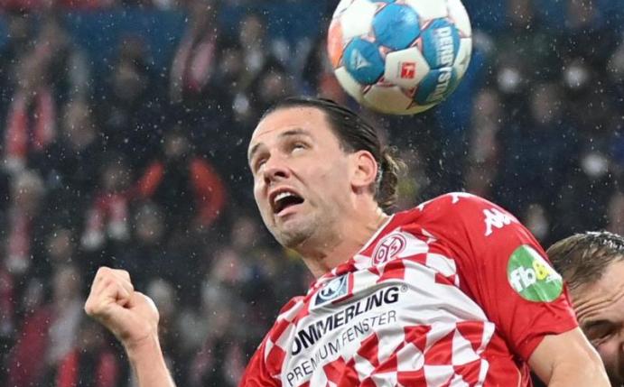 Fällt einige Wochen für den FSV Mainz 05 aus: Adam Szalai. Foto: Torsten Silz/dpa