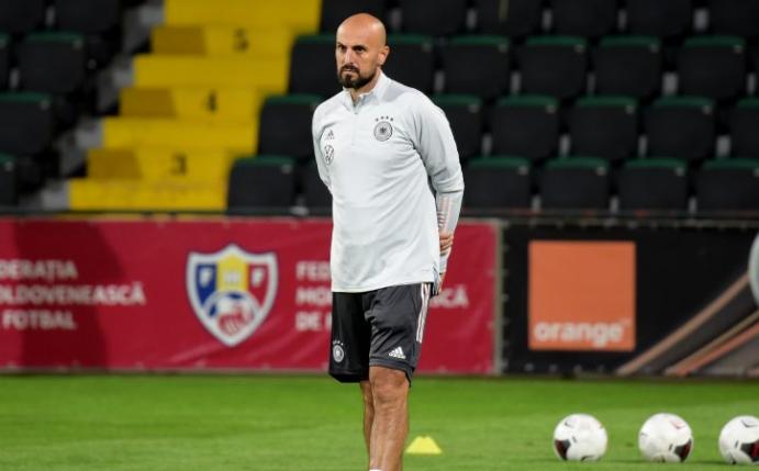 U21-Coach di Salvo zieht Jahresbilanz: &#8222;Minuten, die katastrophal waren&#8220;