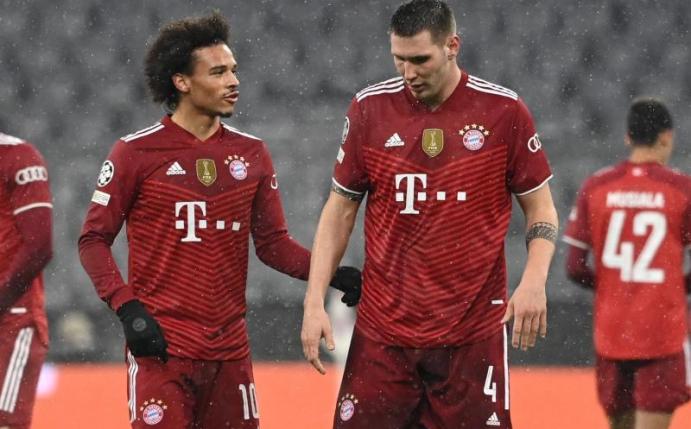 Der FC Bayern München muss auf Niklas Süle (r) verzichten. Foto: Sven Hoppe/dpa