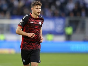 Berlin mit Torschütze Lewald schlägt Köln Berlin mit Torschütze Lewald schlägt Köln