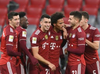 Lewandowski (l.) und die Bayern besiegen Wolfsburg Lewandowski (l.) und die Bayern besiegen Wolfsburg