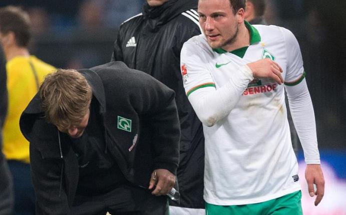 Für Philipp Bargfrede (r) ist die Saison beendet. Foto: Marius Becker