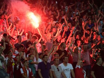 Die Polizei nahm insgesamt 64 Personen fest Die Polizei nahm insgesamt 64 Personen fest