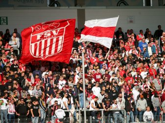 Die Polizei nahm Personalien von 24 Zwickauer Fans auf Die Polizei nahm Personalien von 24 Zwickauer Fans auf