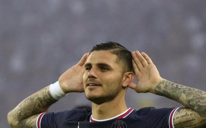 Mauro Icardi sorgte per Elfmeter für das 3:0 gegen den Fünftligisten SC Feignies. Foto: Francois Mori/AP/dpa/Archivbild