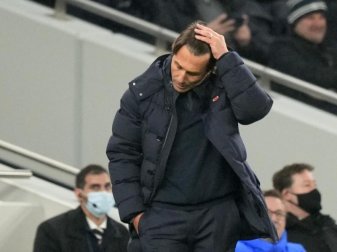 Trainer Antonio Conte (M.) schied mit Tottenham in der Conference League am Grünen Tisch aus. Foto: Frank Augstein/AP/dpa Trainer Antonio Conte (M.) schied mit Tottenham in der Conference League am Grünen Tisch aus. Foto: Frank Augstein/AP/dpa