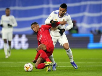 Real Madrid muss auch auf Casemiro (r) verzichten. Foto: Manu Fernandez/AP/dpa Real Madrid muss auch auf Casemiro (r) verzichten. Foto: Manu Fernandez/AP/dpa