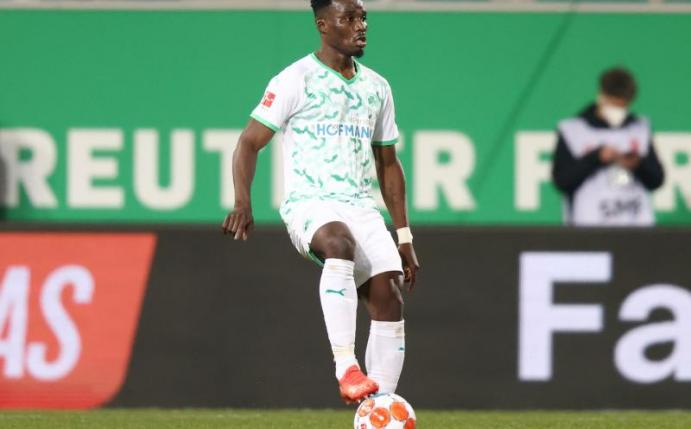 Der Fürther Hans Nunoo Sarpei wechselt auf Leihbasis zum FC Ingolstadt. Foto: Daniel Karmann/dpa