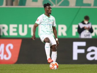 Der Fürther Hans Nunoo Sarpei wechselt auf Leihbasis zum FC Ingolstadt. Foto: Daniel Karmann/dpa Der Fürther Hans Nunoo Sarpei wechselt auf Leihbasis zum FC Ingolstadt. Foto: Daniel Karmann/dpa