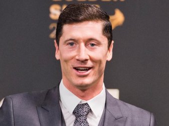 Hat in Dubai zwei weitere Trophäen eingeheimst, den Hauptpreis aber nicht: Robert Lewandowski. Foto: Michael Gottschalk/Kicker via picture alliance/dpa Hat in Dubai zwei weitere Trophäen eingeheimst, den Hauptpreis aber nicht: Robert Lewandowski. Foto: Michael Gottschalk/Kicker via picture alliance/dpa