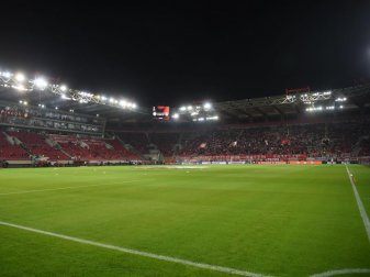 In nächster Zeit wird es nur sehr sperrlich gefüllte Stadien in Griechenland geben. Foto: Angelos Tzortzinis/dpa In nächster Zeit wird es nur sehr sperrlich gefüllte Stadien in Griechenland geben. Foto: Angelos Tzortzinis/dpa