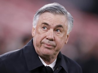 Muss die Ausfälle einiger Spieler wegen Coronainfektionen kompensieren: Real-Trainer Carlo Ancelotti. Foto: Ricardo Larreina/AP/dpa Muss die Ausfälle einiger Spieler wegen Coronainfektionen kompensieren: Real-Trainer Carlo Ancelotti. Foto: Ricardo Larreina/AP/dpa