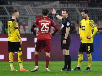 Schiedsrichter Felix Zwayer wird vorerst keine Spiele von Borussia Dortmunds leiten. Foto: Bernd Thissen/dpa Schiedsrichter Felix Zwayer wird vorerst keine Spiele von Borussia Dortmunds leiten. Foto: Bernd Thissen/dpa