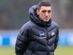 Muss auch Corona-Ausfälle im Team kompensieren: Hertha-Trainer Tayfun Korkut. Foto: Andreas Gora/dpa