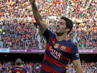 Luis Suarez jubelt über seinen Treffer im Spitzenspiel gegen Atlético Madrid. Foto: Toni Albir Luis Suarez jubelt über seinen Treffer im Spitzenspiel gegen Atlético Madrid. Foto: Toni Albir