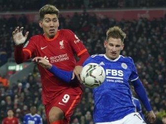 Roberto Firmino (l) vom FC Liverpool muss in Isolation. Foto: Jon Super/AP/dpa Roberto Firmino (l) vom FC Liverpool muss in Isolation. Foto: Jon Super/AP/dpa