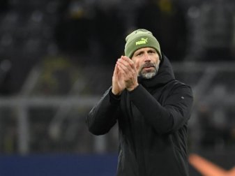 Muss erneut die Abwehr umbauen: Dortmunds Trainer Marco Rose. Foto: Bernd Thissen/dpa Muss erneut die Abwehr umbauen: Dortmunds Trainer Marco Rose. Foto: Bernd Thissen/dpa