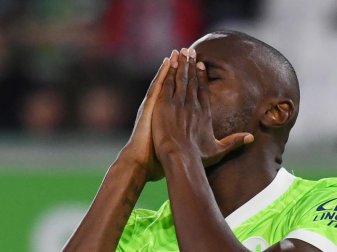 Hat sich einen Nasenbeinbruch zugezogen: Wolfsburgs Josuha Guilavogui. Foto: Swen Pförtner/dpa Hat sich einen Nasenbeinbruch zugezogen: Wolfsburgs Josuha Guilavogui. Foto: Swen Pförtner/dpa