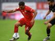 Wechselt zu Dynamo Dresden: Oliver Batista-Meier (l) im Einsatz für den FC Bayern. Foto: Christof Stache/AFP/Pool/dpa