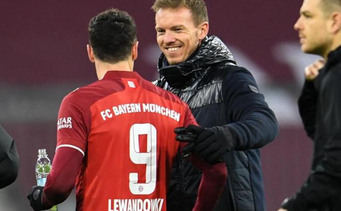 Sind mit dem FC Bayern klar auf Titelkur: Trainer Julian Nagelsmann und Torjäger Robert Lewandowski. Foto: Tobias Hase/dpa
