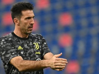 Gianluigi Buffon ist Corona-positiv Gianluigi Buffon ist Corona-positiv