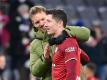 Münchens Star-Trainer Julian Nagelsmann (l) und Star-Stürmer Robert Lewandowski. Foto: Peter Kneffel/dpa