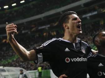 Mario Gomez hat mit Besiktas Istanbul das Viertelfinale im türkischen Pokal erreicht. Foto: Manuel De Almeida< Mario Gomez hat mit Besiktas Istanbul das Viertelfinale im türkischen Pokal erreicht. Foto: Manuel De Almeida<