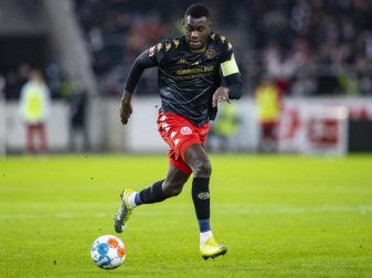 Wurde positiv auf Corona getestet und fällt aus: Moussa Niakhaté. Foto: Tom Weller/dpa Wurde positiv auf Corona getestet und fällt aus: Moussa Niakhaté. Foto: Tom Weller/dpa