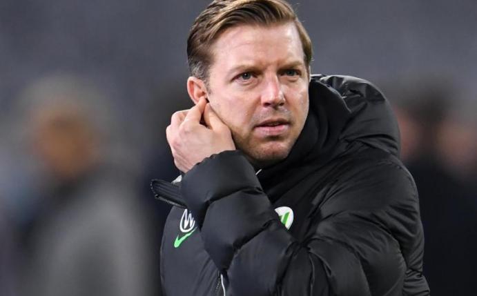 Sieht mit großer Sorge auf die steigenden Corona-Zahlen: Wolfsburg-Coach Florian Kohfeldt. Foto: Tobias Hase/dpa