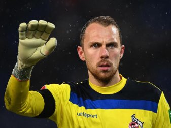 Kölns Torwart Marvin Schwäbe steht vorerst weiter im Kasten der Domstädter. Foto: Swen Pförtner/dpa