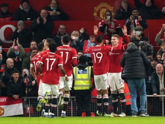 Die Spieler von Manchester United feiern das 1:0 gege- Aston Villa im Old Trafford. Foto: Martin Rickett/PA Wire/dpa