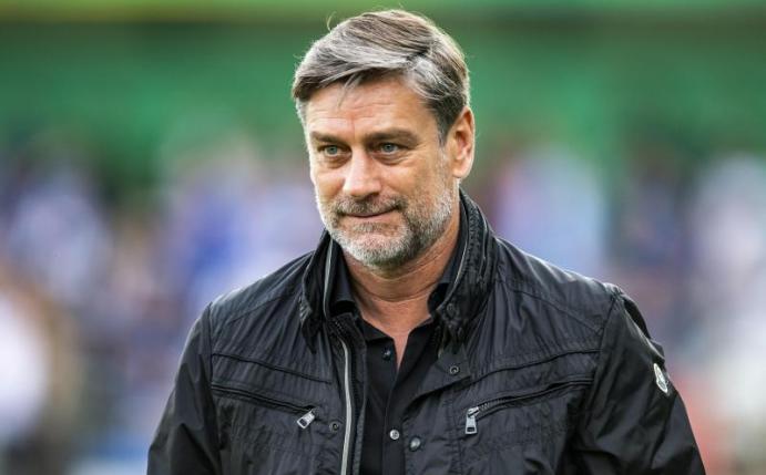 Fürchtet, dass Corona-Fälle Einfluss auf den weiteren Saisonverlauf der 2. Liga haben könnten: Oliver Kreuzer, Sportdirektor des KSC. Foto: David Inderlied/dpa