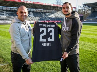 Mikayil Kabaca mit SVS-Neuzugang Ahmed Kutucu (r.) Mikayil Kabaca mit SVS-Neuzugang Ahmed Kutucu (r.)
