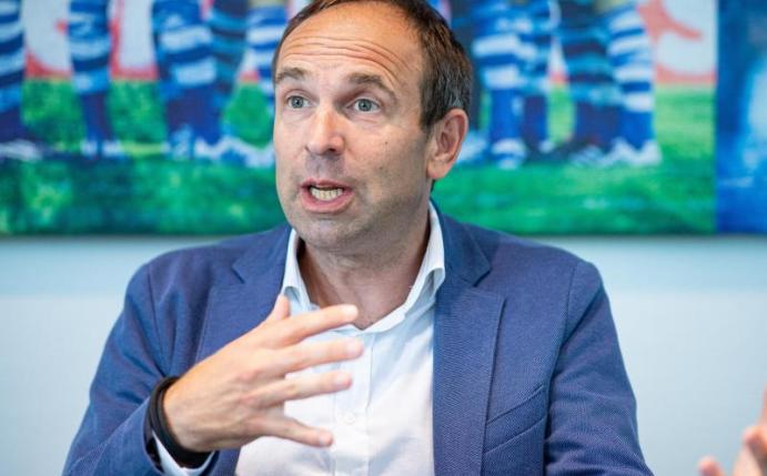 Das ehemalige Vorstandsmitglied von Schalke 04, Alexander Jobst, tritt zum 14. Feburar sein Amt als Vorstandschef bei Fortuna Düsseldorf an. Foto: Guido Kirchner/dpa