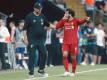 Liverpool-Coach Jürgen Klopp (l) zu möglicher Vertragsverlängerung mit Mohamed Salah (r): Man führe «gute Gespräche». Foto: Lefteris Pitarakis/AP/dpa