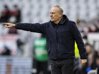 Findet Geisterspiele deprimierend: Freiburg-Coach Christian Streich. Foto: Tom Weller/dpa