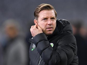 Wolfsburgs Trainer Florian Kohfeldt wünscht sich einen Sieg gegen Hertha. Foto: Tobias Hase/dpa