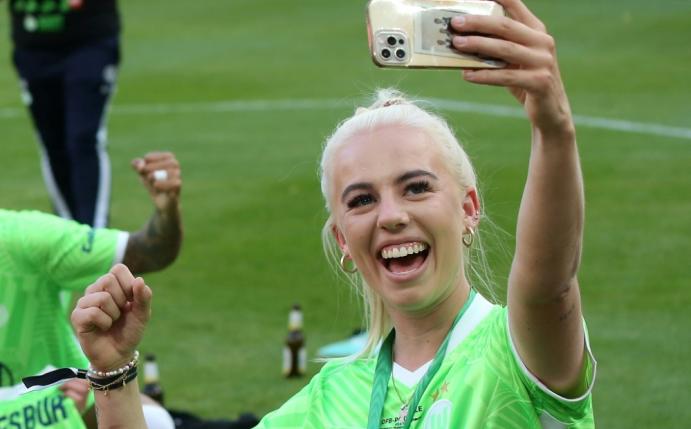 Sofie Svava verlässt Wolfsburg in Richtung Spanien