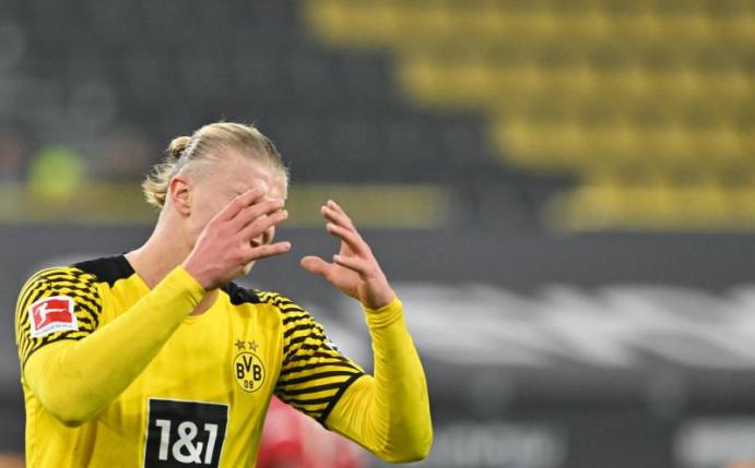 Kritik statt Jubel: Ausnahmestürmer Erling Haaland findet harte Worte gegen den BVB. Foto: David Inderlied/dpa