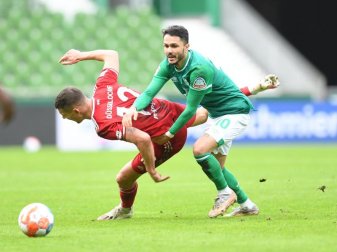 Leonardo Bittencourt (l) setzte sich mit Werder Bremen souverän gegen Fortund Düsseldorf durch. Foto: Carmen Jaspersen/dpa Leonardo Bittencourt (l) setzte sich mit Werder Bremen souverän gegen Fortund Düsseldorf durch. Foto: Carmen Jaspersen/dpa