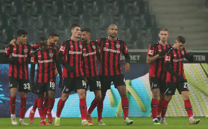 Leverkusen schlägt Gladbach knapp mit 2:1
